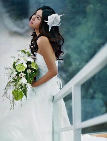 Christine Fascinator T6 White