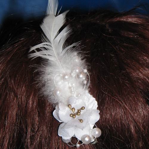 Louisa Fascinator T4 White on comb