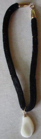 80âs Vintage Black Corded Shell Choker