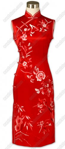 Charming Floral Embroidered Silk Cheongsam