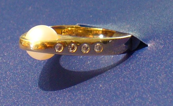 14K Gold and Pearl ring