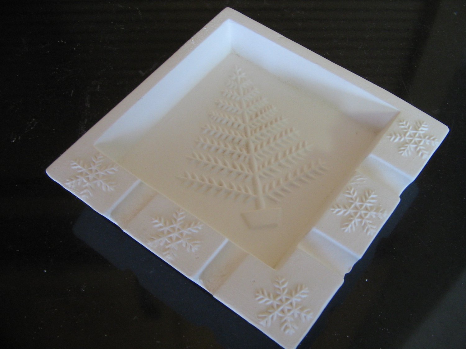 Holiday Ceramic Bisque Ash Tray Ready To Paint U Paint Ceramics
