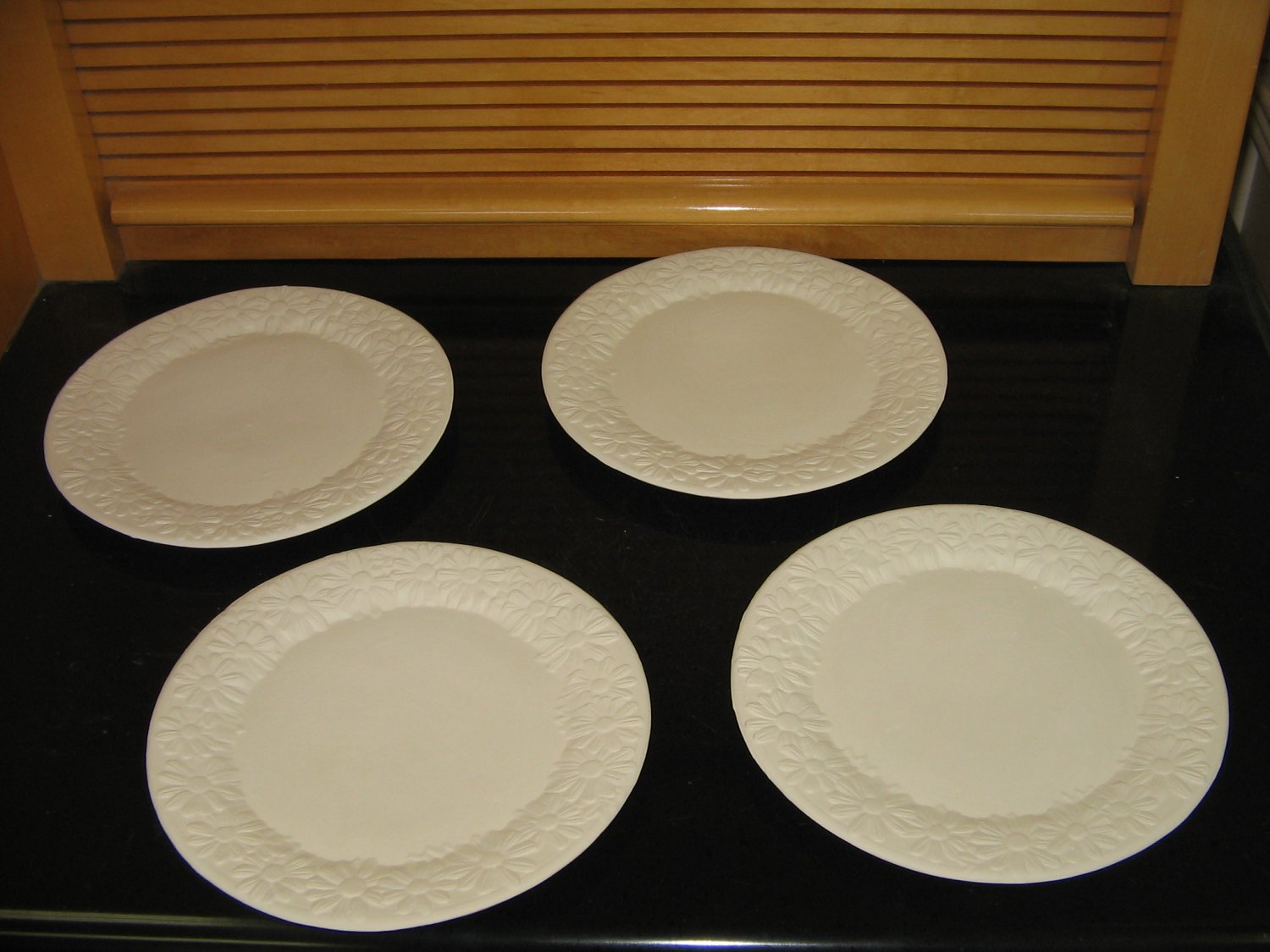Set of 4 Daisy Design Salad Dessert Plates Ready To Paint Ceramic Bisque U Paint