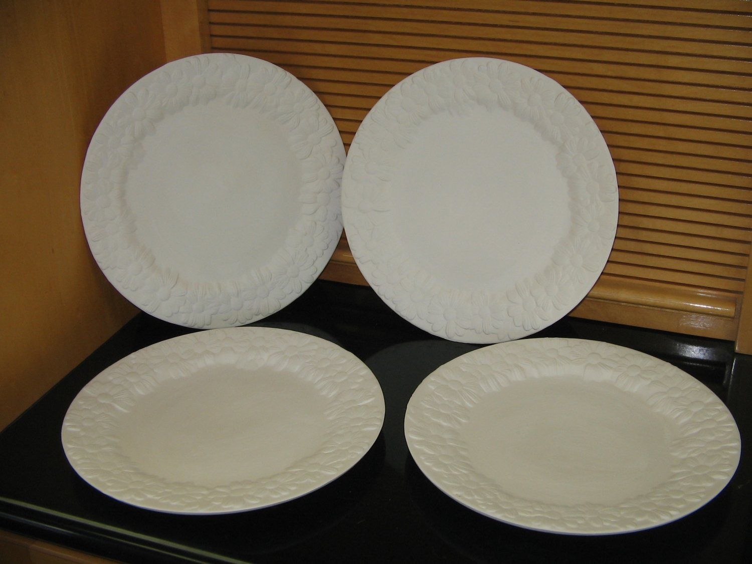 Daisy Design Dinner Plates Set Of 4 Ceramic Bisque Ready To Paint U Paint