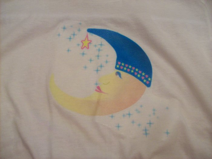 6-8, white, moon with a cap