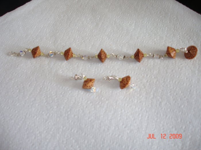 Swarovski and wood bead bracelet