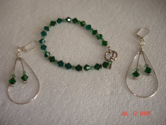 Swarovski bracelet and hoop earing set