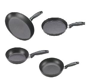 NEW! Pinnacle Cookware Pans Set