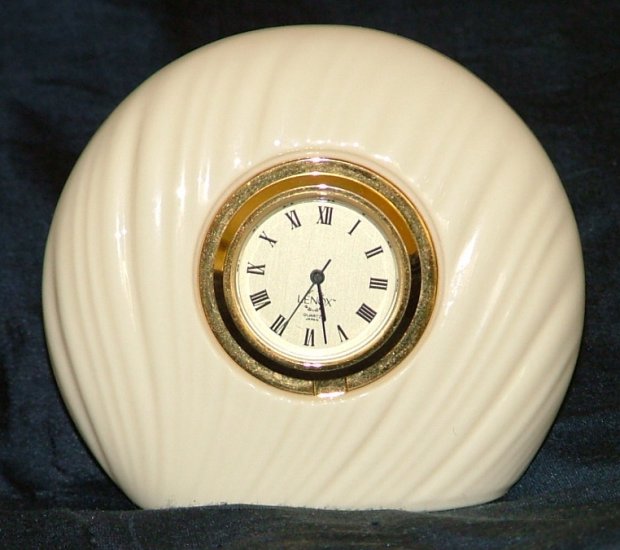 Lenox Richmond Swirl Clock Quartz Movement Japan Desk Mantel Table