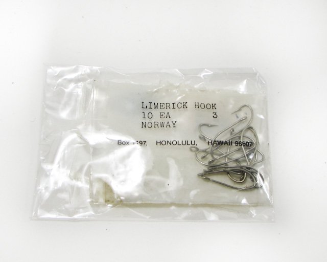 15 Vintage Izuo Fishing Hooks Limerick Size 3 open