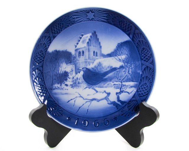 Royal Copenhagen 1966 Blackbird At Christmastime Kai Lange Denmark, Cobalt Blue, Christmas Plate