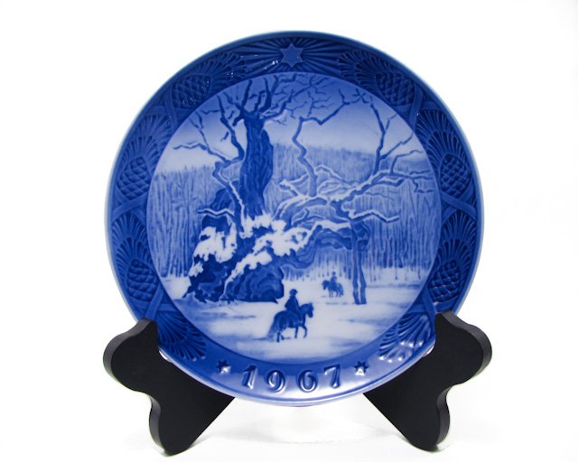 Royal Copenhagen 1967 The Royal Oak Kai Lange Denmark, Cobalt Blue, Christmas Plate