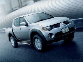 OBD-II Smart Gauge for Mitsubishi Triton