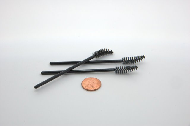 Pack of 100 disposable Mascara Wand Applicators - Curved