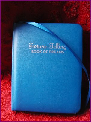 FORTUNE-TELLING BOOK OF DREAMS - MC CLOUD