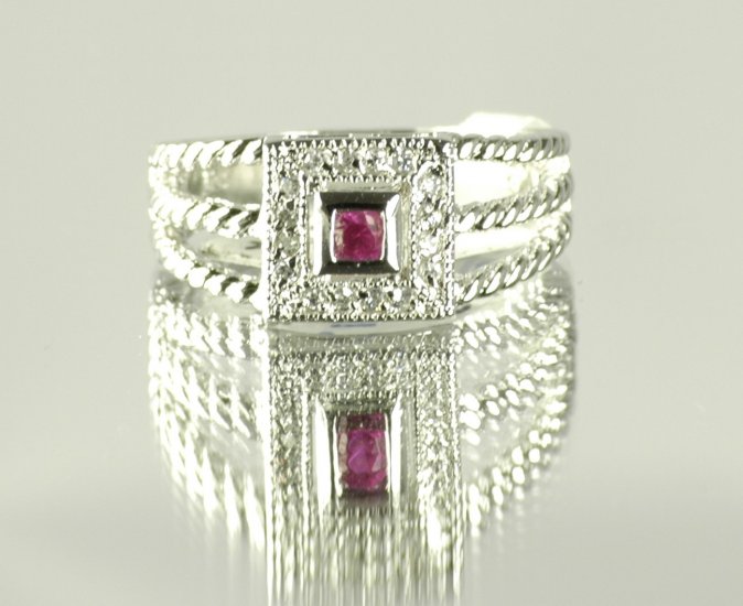 Cubic Zirconia Fashion Ring in Pink/Red, size 8