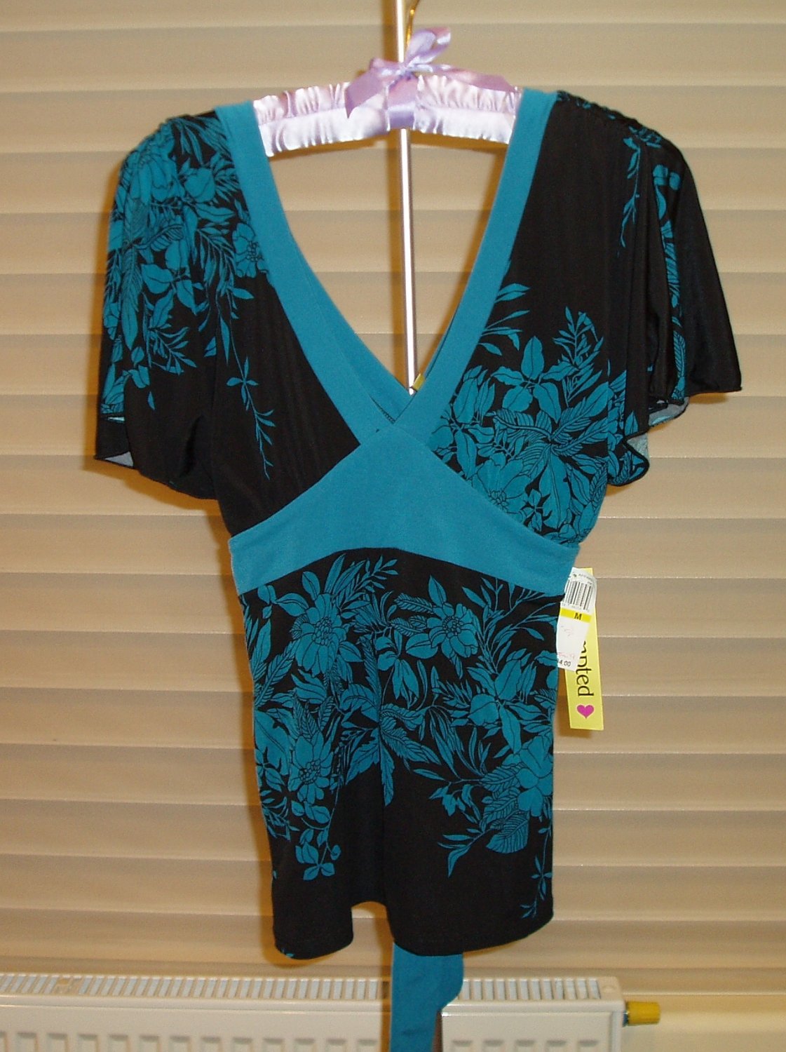tempted blue & black top, size Medium, M