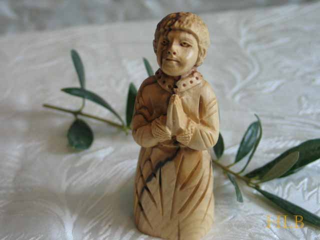 Olive Wood Kneeling Child