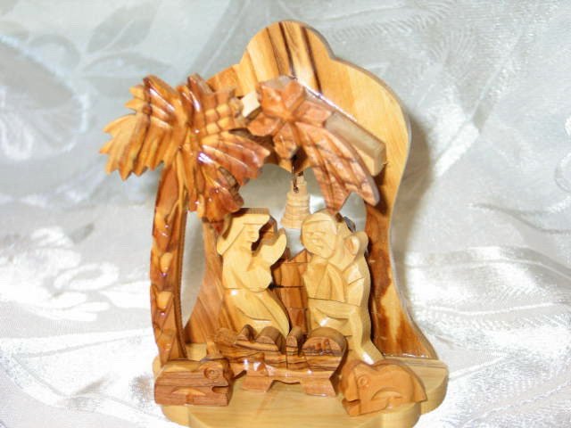 Medium Olive Wood Nativity Scene from Bethlehem I