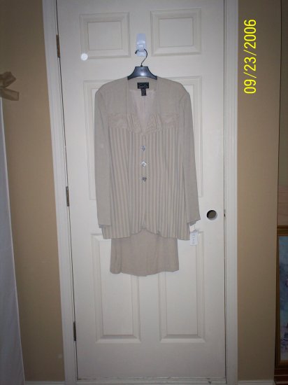 creme suit