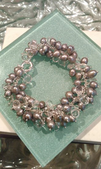 Freshwater cultured pearl and crystal bracelet