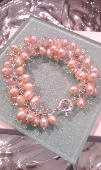 Freshwater cultured pearl and crystal bracelet