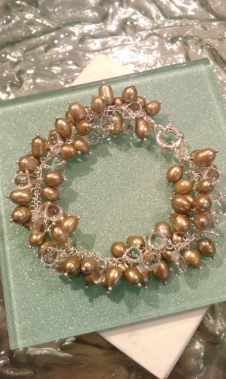 Freshwater cultured pearl and crystal bracelet