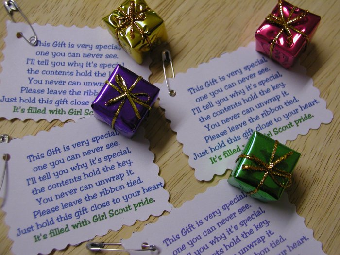 15 Special Gifts Scout SWAPS for Girls - KIT
