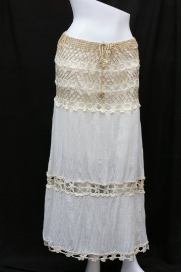 Crochet in the middle skirt