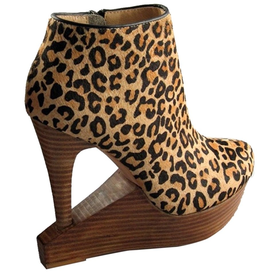 Matiko Carmen Cut Out Wedge Bootie - US 8 - Leopard Haircalf