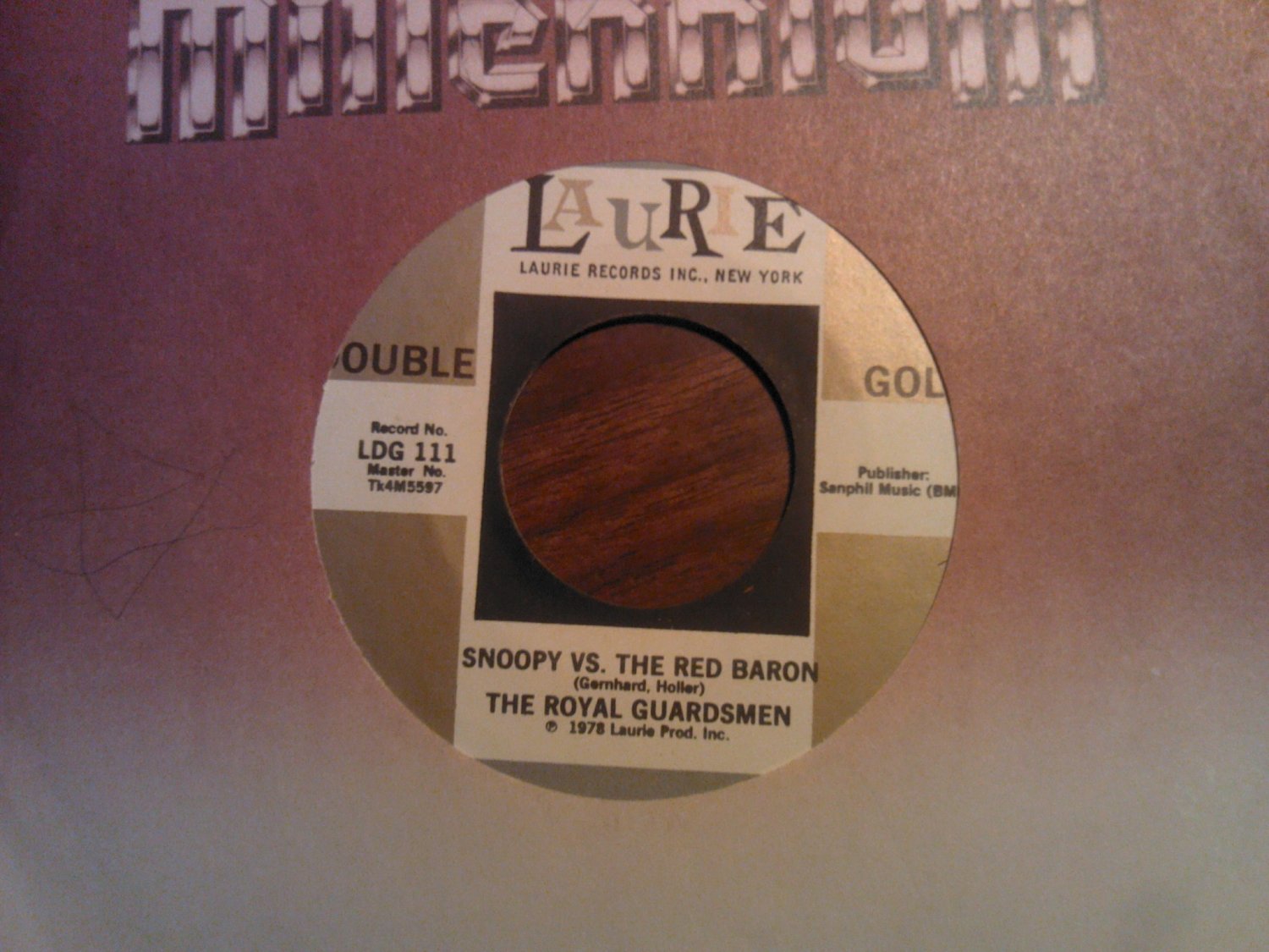 45 THE ROYAL GAURDSMEN Snoopy vs the Red Baron b/w Return Of laurie vinyl record VINTAGE
