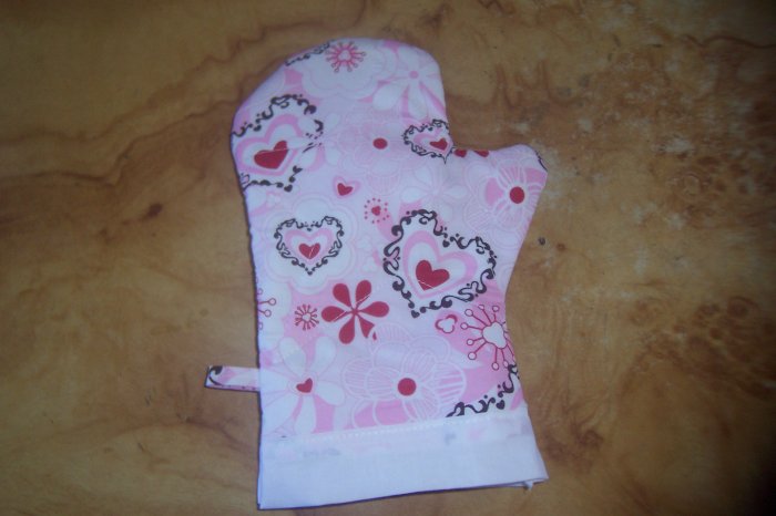 Child's Chef Mitt - Hearts & Flowers