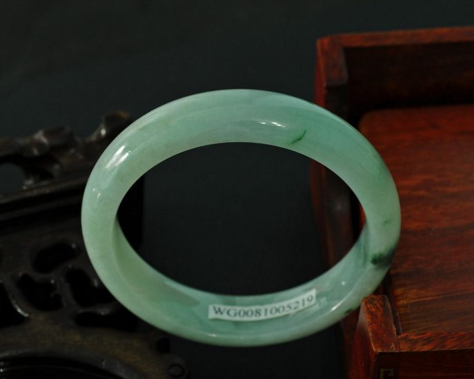 Light green Burmese jadeite bangle BG01010