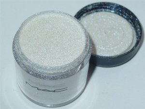 MAC Pigment in Frozen White