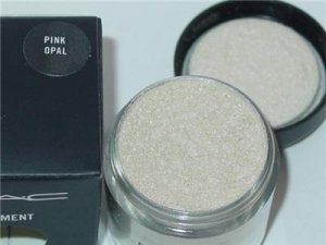MAC Pigment in Pink Opal