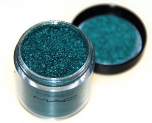 MAC Pigment in Teal
