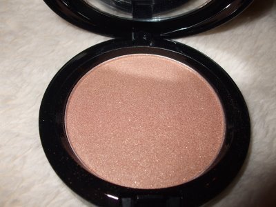 MAC Iridescent Pressed Powder in Belightful