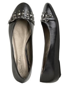 Wet Seal Stud and Buckle Flats in Black (Size 6)