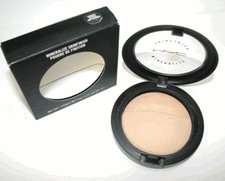 MAC Mineralized Skinfinish in Medium/Natural and Shimmer