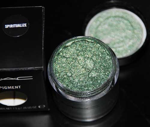 MAC Pigment in Spiritualize