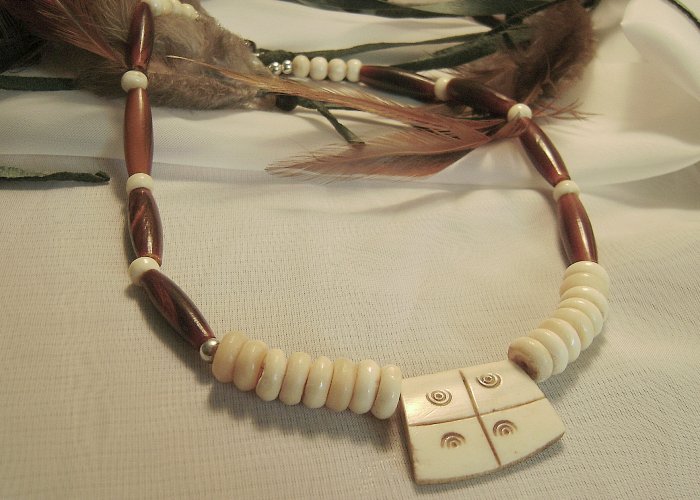 17 Inch Buffalo Bone & Pendant Necklace
