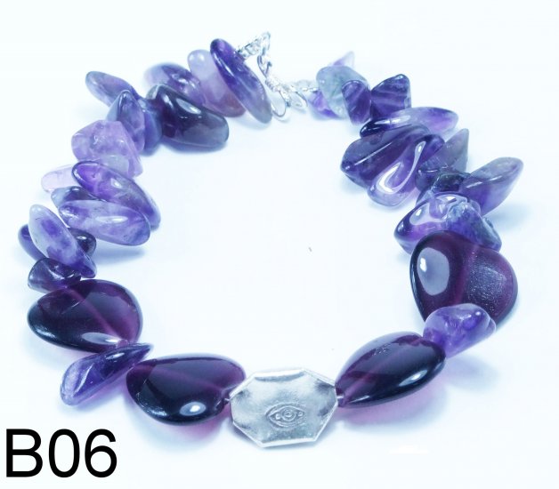 B06