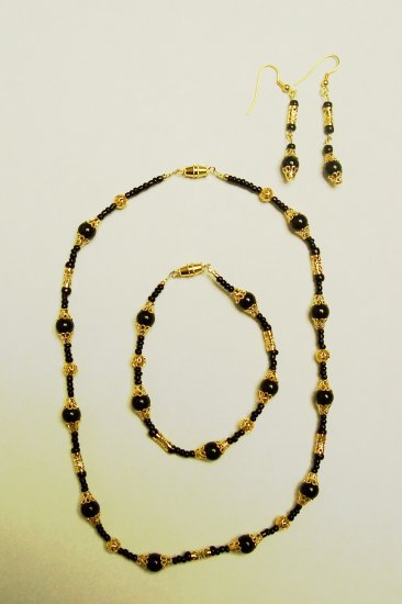 black and gold set