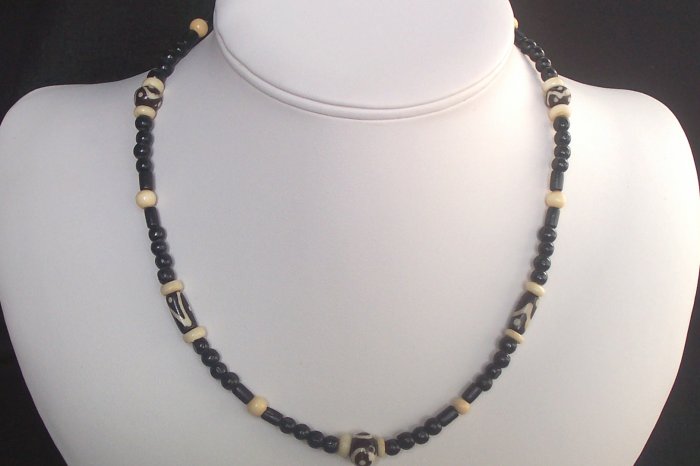 Black and Natural Wood Necklace