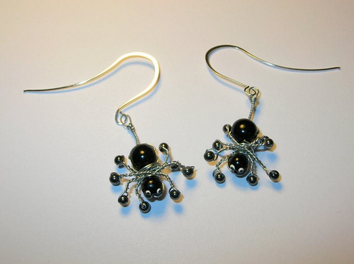 Spider earrings - wire wrapped black widow handmade - Halloween and other