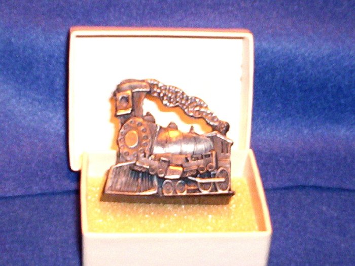 TORINO PEWTER POST EARRINGS/BROOCH & NECKLACE SET: