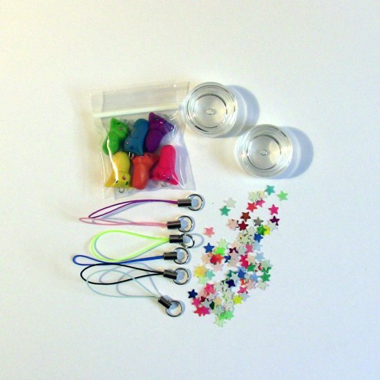 DIY Party Kit- 6 Rainbow Kitty Phone or Zipper Charms with Stars