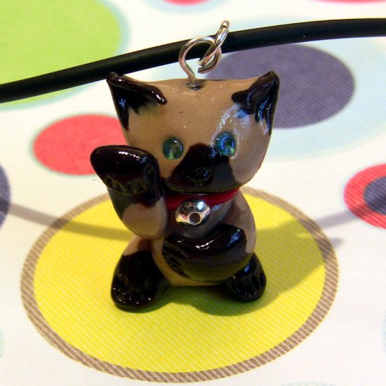 Lucky Siamese Maneki Neko Beckoning Meezer Cat Necklace