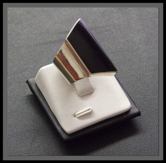 Adjustable Silver Ring with polished Balck stone