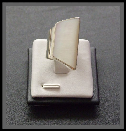 Silver Ring with Mother Of Pearl